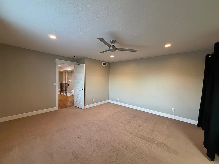 600 N 260 West Cir — Photo 35
