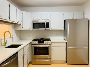 750 Quaker Ln #106B, Warwick, RI 02889