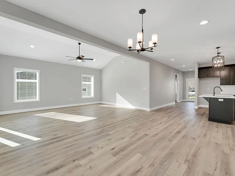3700 E Cherry St — Photo 52