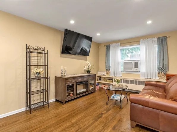 13-40 212th St #141, Bayside, NY 11360