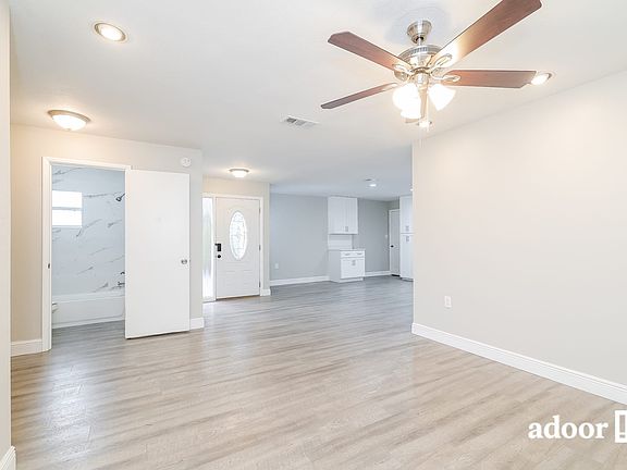 5th image of 522 Carey Pl