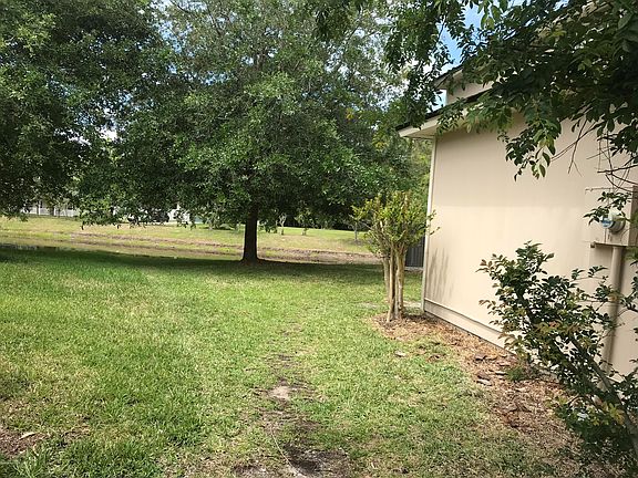 2nd image of 352 Summercove Cir