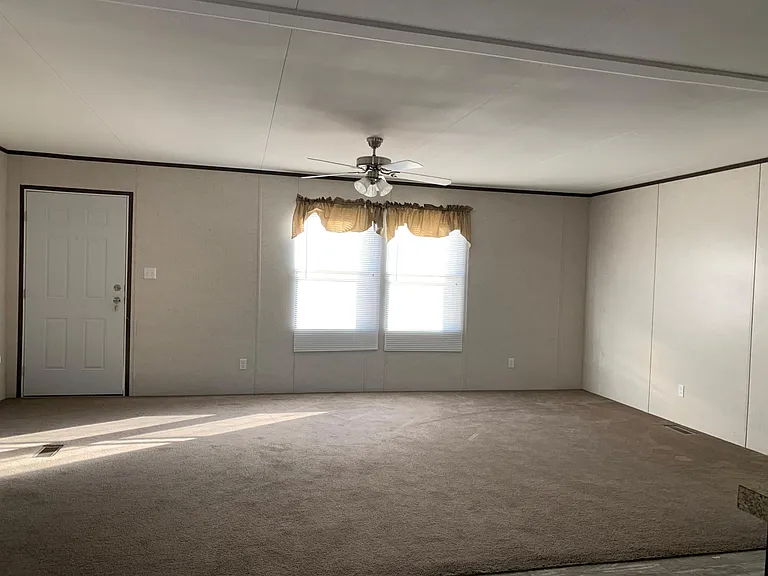 1450 Oak Ridge Est — Photo 8