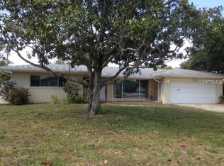 617 Pineland Ave, Belleair, FL 33756