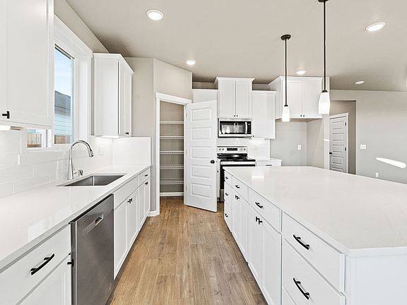 5th image of 706 I St NE