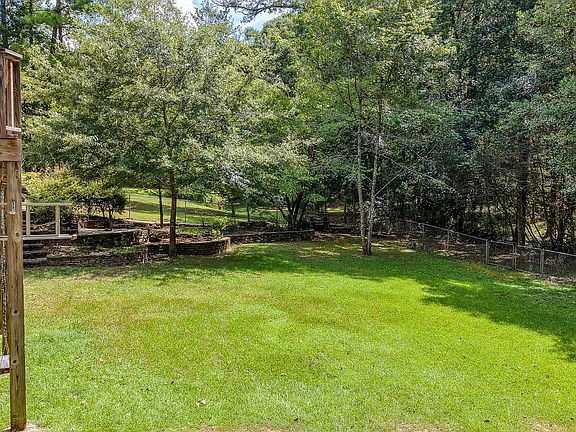 4th image of 620 Valley Rd