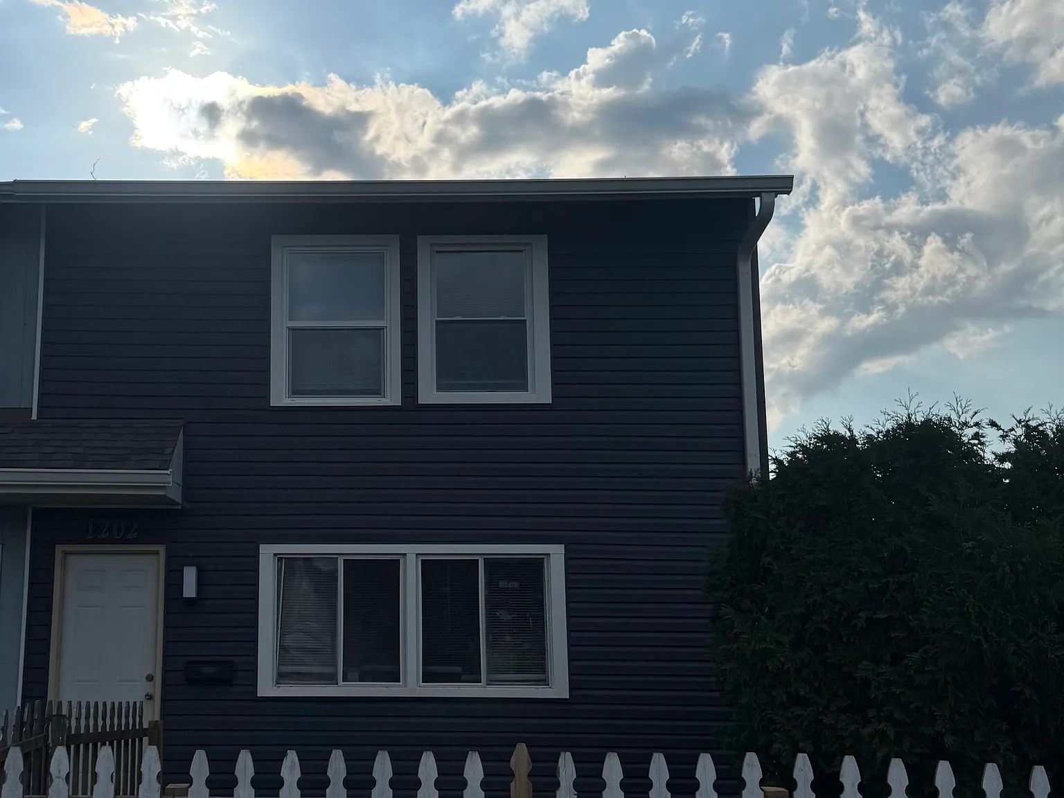 4 bed, 1.5 bath, 1280 sqft, $2,000 — Photo 1