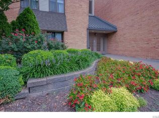 950 E Rue De La Banque St #L3, Saint Louis, MO 63141