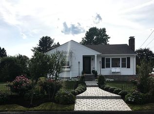 26 Arrowfield Rd, Cranston, RI 02921