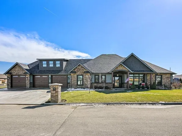 734 Caroline Dr, Carthage, MO 64836