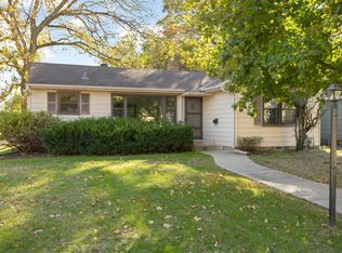 1208 Hoyt Ave E, Saint Paul, MN 55106