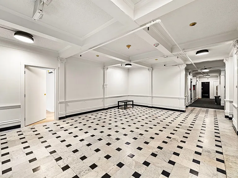 901 Pine St — Photo 17