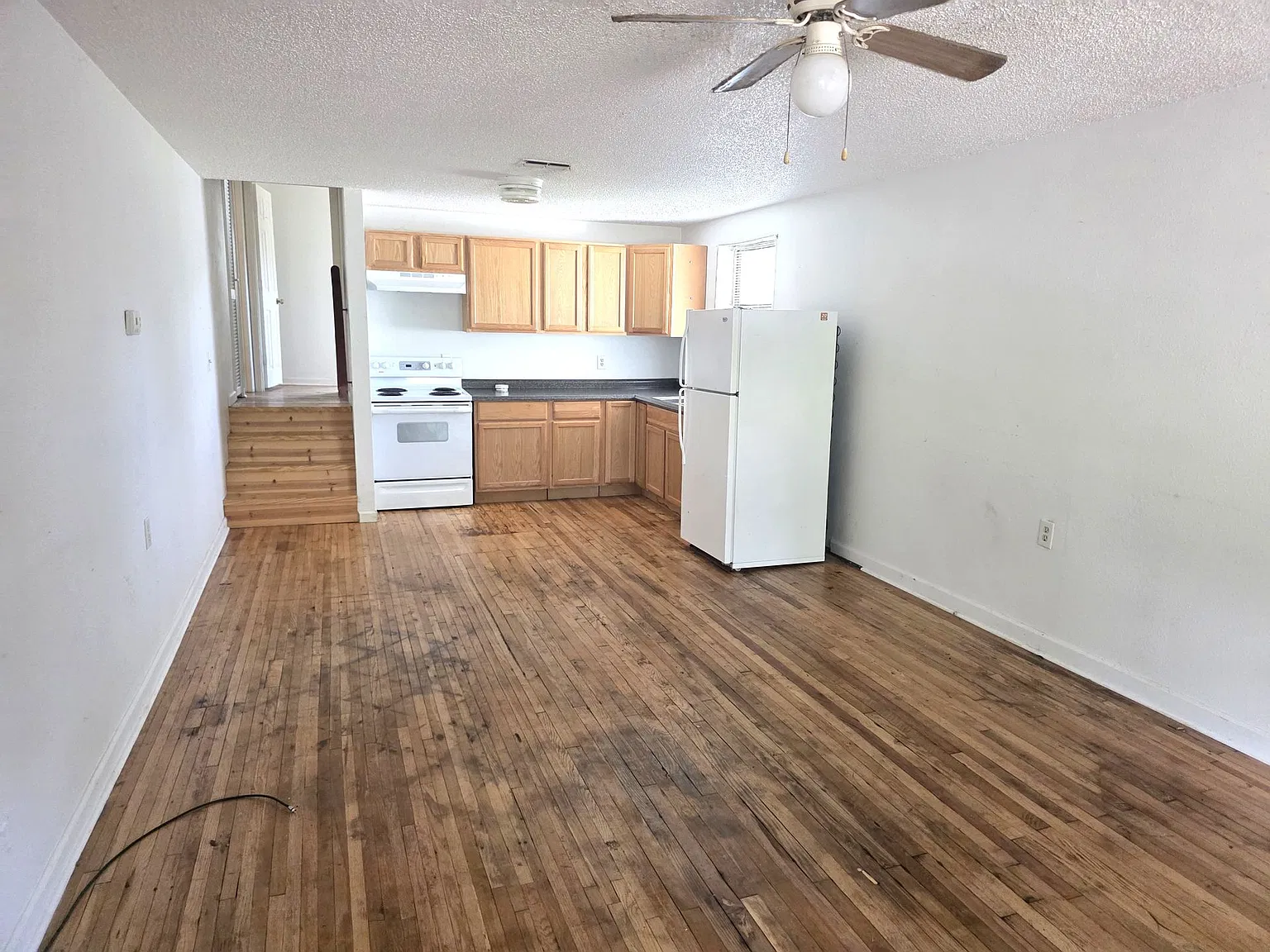 2 Bed/1 Bath Apartment Ararat VA — Photo 1