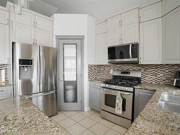 4th image of 147 W Killdeer Way