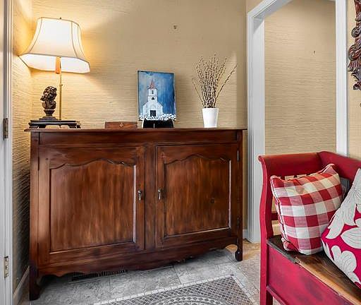 5th image of 928 E Baker Dr