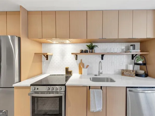 1805 Harvard Ave #306, College Park, GA 30337