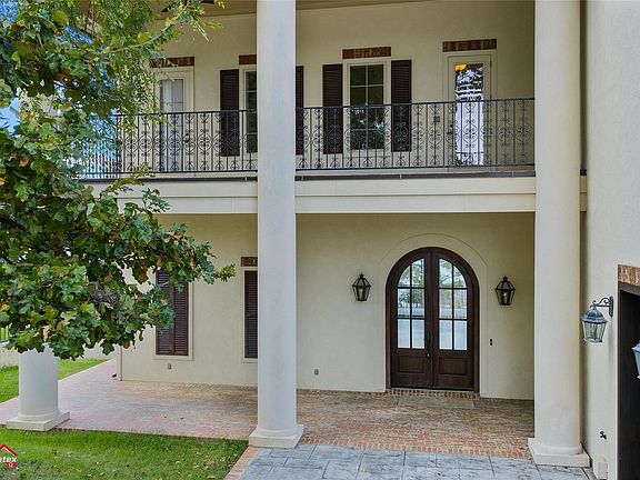 5th image of 1 Lake Point Pl
