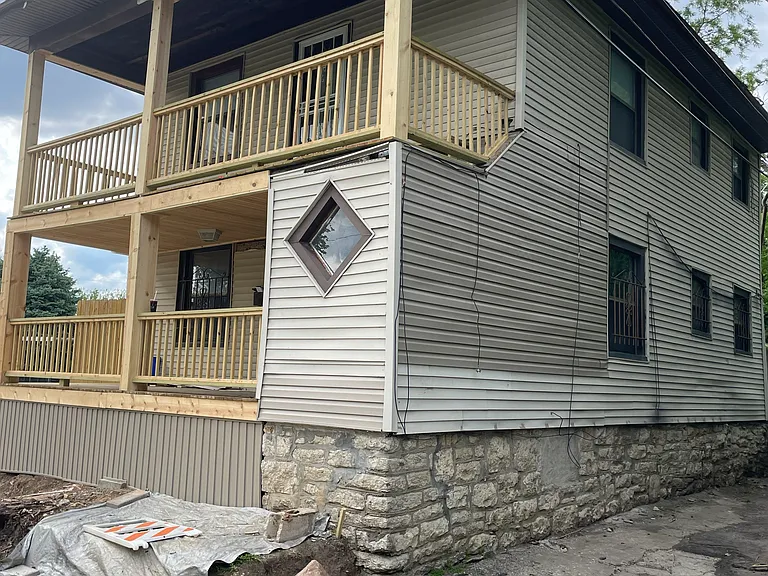 2208 E 29th St #1 — Photo 3