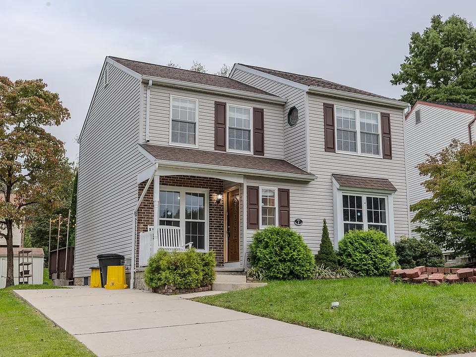 7 White Wood Ct