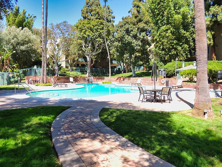 412 N Bellflower Blvd #208 — Photo 7