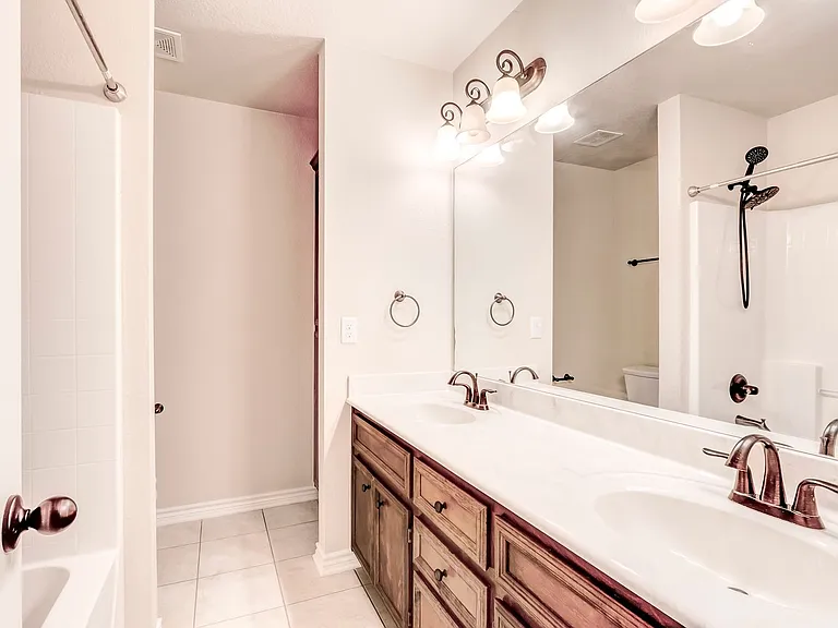2405 Coy Dr — Photo 22