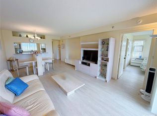 Country Club Village 4, Honolulu, HI 96818