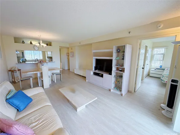 3054 Ala Poha Pl APT 1010, Honolulu, HI 96818