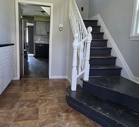 3rd image of 621 Grant Street