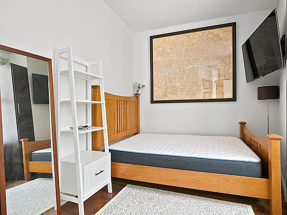 3rd image of 1 Wall Street Ct APT 806