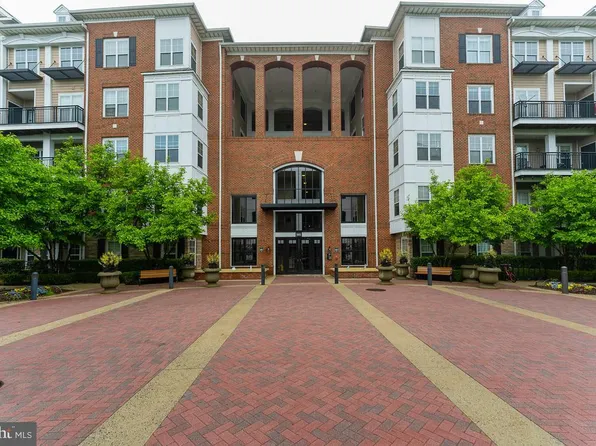 501 Hungerford Dr APT 144, Rockville, MD 20850