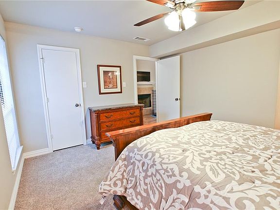 5th image of 333 Melrose Dr APT 15B