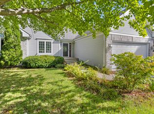 7380 Fairmont Ln, Rockford, IL 61107