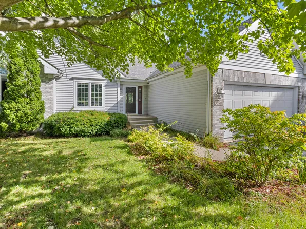 7380 Fairmont Ln, Rockford, IL 61107