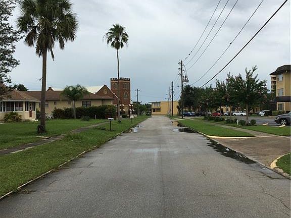 4th image of 361-369 Poinsettia Ave