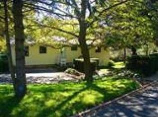 828 Arhana Crest Dr, Middleville, MI 49333