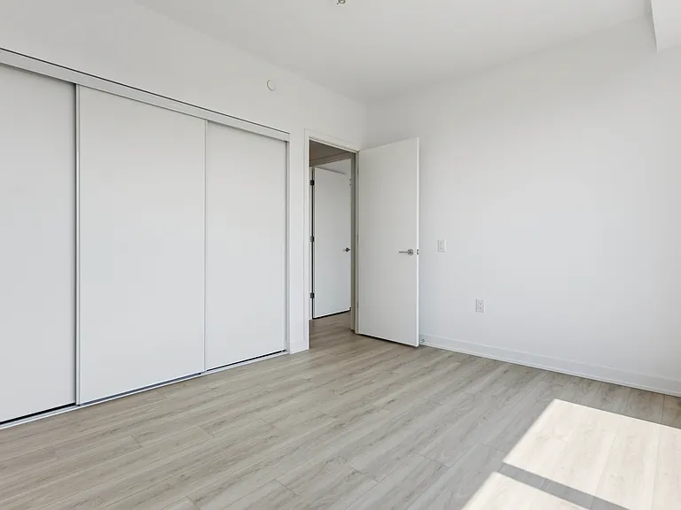 7439 Kingston Rd — Photo 128