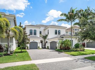 9747 Vitrail Ln, Delray Beach, FL 33446