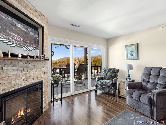 5th image of 775 Clearwater Dr Unit 3B