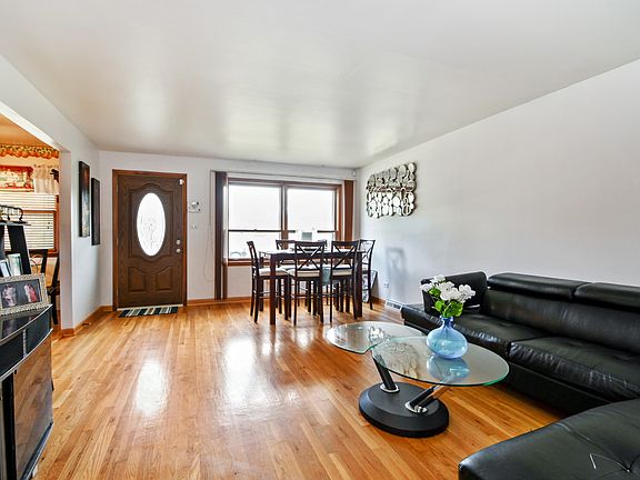 2nd image of 16470 Roy St