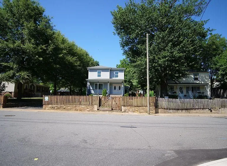 908 Page St #B — Photo 11