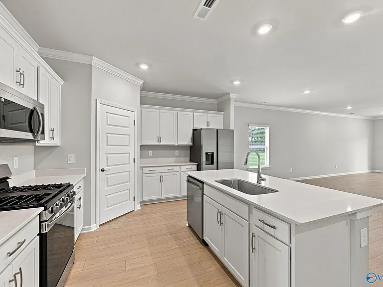 7211 Holly Creek Dr — Photo 10
