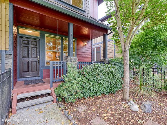 3rd image of 1437 NE Lockheart Ln