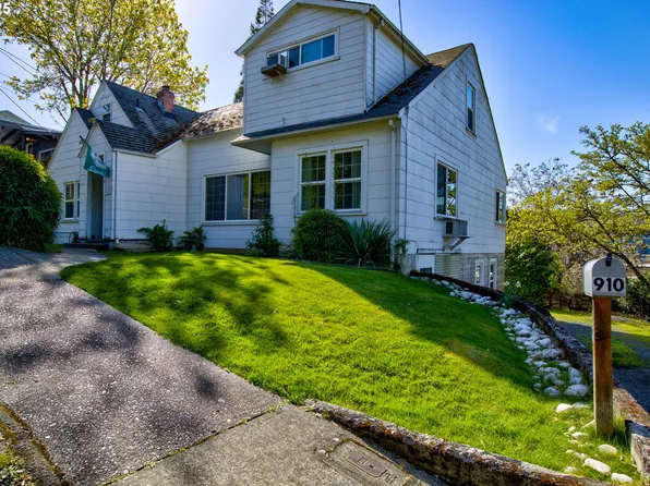 910 SE Kane St, Roseburg, OR 97470