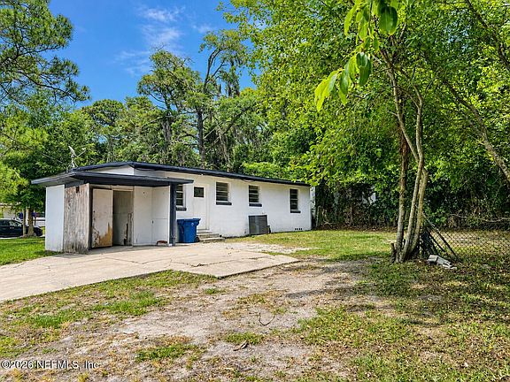 2nd image of 282 PECAN Street