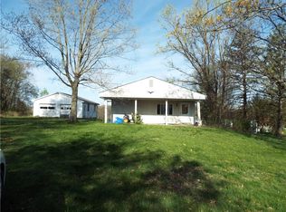 2302 Hookstown Grade Rd, Clinton, PA 15026