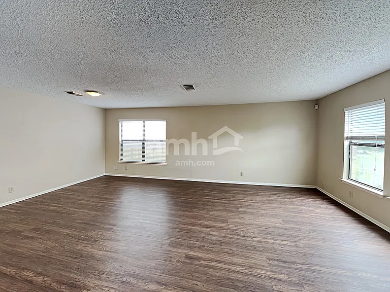6678 Snow Meadow Dr — Photo 5