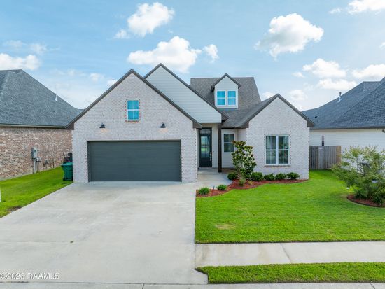 102 Queen Palm Cir, Youngsville, LA 70592