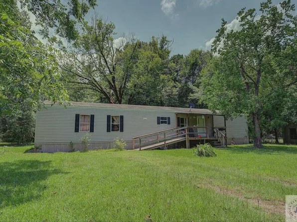 413 Lindsey St, Maud, TX 75567