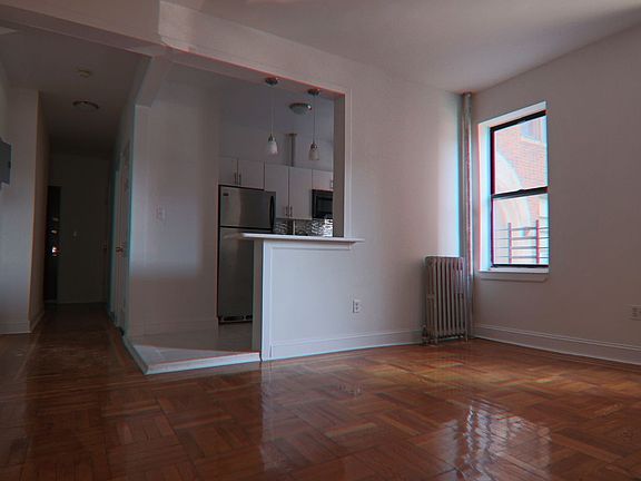 4th image of 13 Cumming St APT 1B