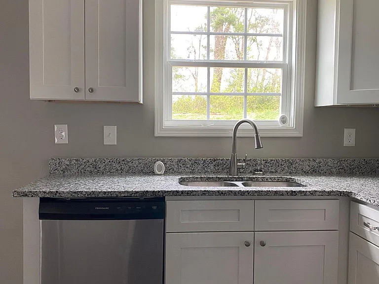 Kitchen - Stainless Steel Appliances, Granite Countertops